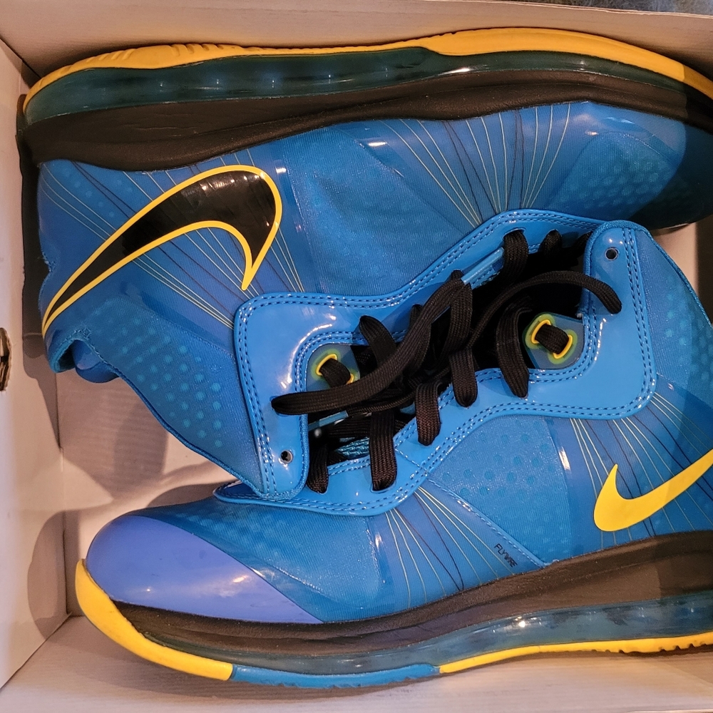 Lebron 8 V/2 Entourage